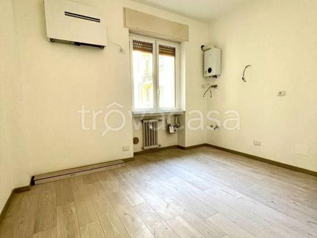Appartamento in vendita a Milano via Derna, Cimiano