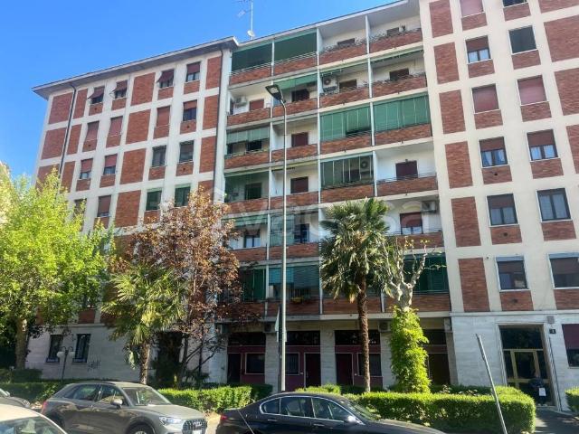 Appartamento in vendita a Milano via Fratelli Rosselli, 1, Bologna Sulmona