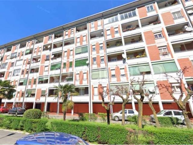 Appartamento in vendita a Milano via Longarone, 31, Roserio