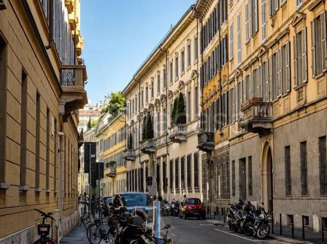 Appartamento in vendita a Milano via Monte di Pietà, Brera