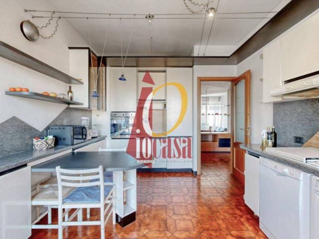 Appartamento in vendita a Milano via Monte Popera, 11, Santa Giulia
