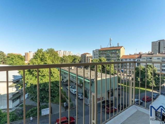 Appartamento in vendita a Milano via Valdagno, 3, San Carlo