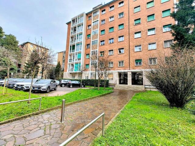 Appartamento in vendita a Milano via Venezuela, 4, Gallaratese