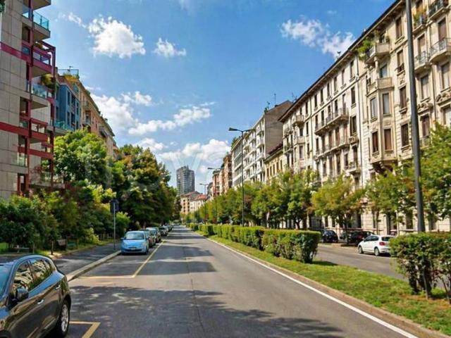 Appartamento in vendita a Milano viale Emilio Caldara, Porta Romana Medaglie d'Oro