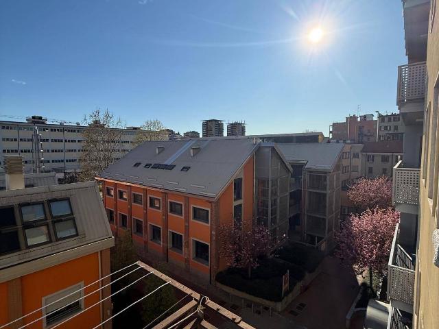 Appartamento in vendita a Milano, Bocconi