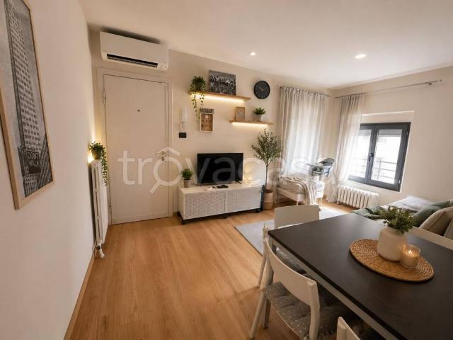 Appartamento in vendita a Milano, Corso Genova