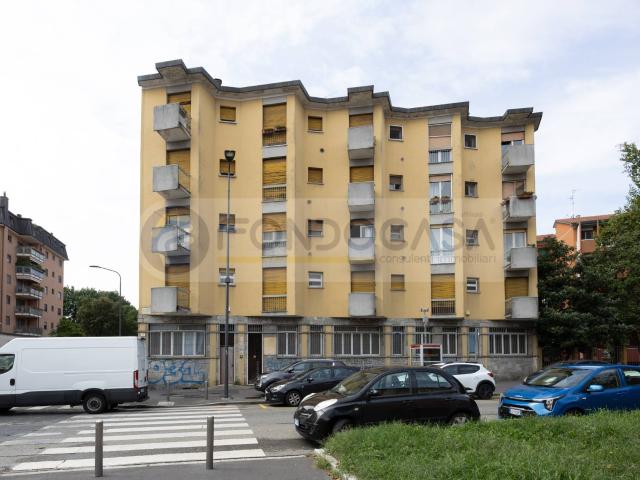 Appartamento in vendita a Milano, Lorenteggio