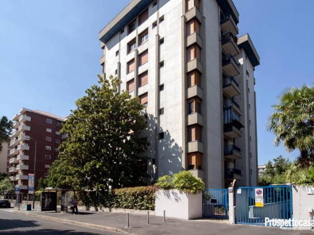 Appartamento in vendita a Milano, Lorenteggio