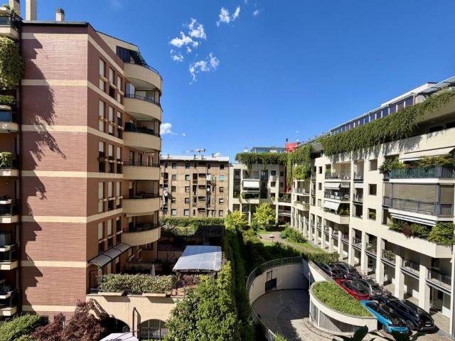 Appartamento in vendita a Milano MI