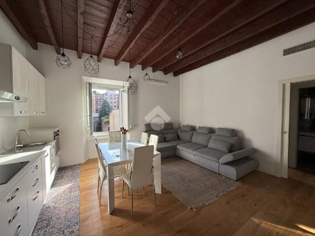 Appartamento in vendita a Milano MI