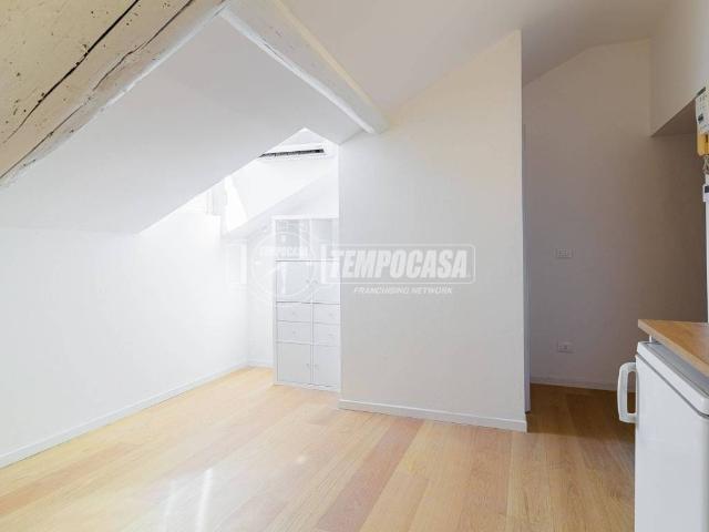Appartamento in vendita a Milano MI