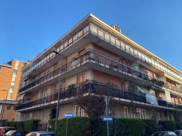Appartamento in vendita a Milano MI