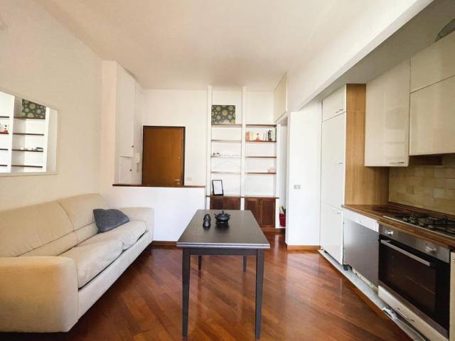 Appartamento in vendita a Milano MI