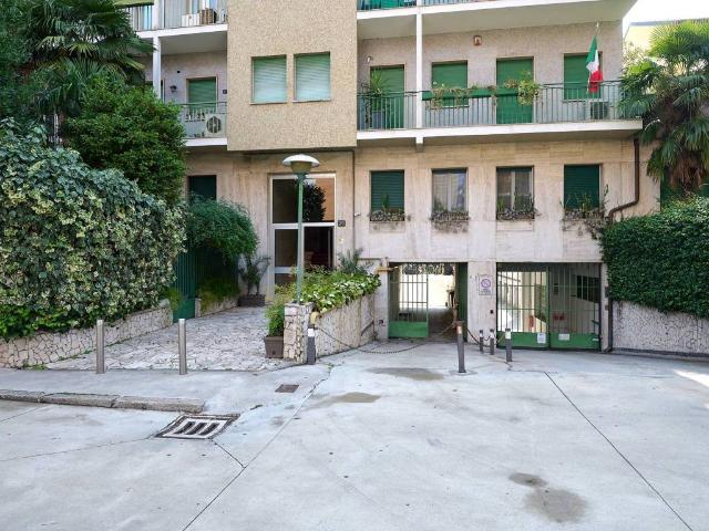 Appartamento in vendita a Milano MI