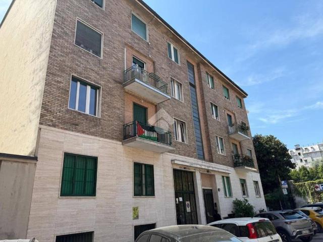 Appartamento in vendita a Milano, Piazza Napoli