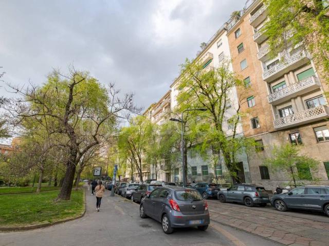 Appartamento in vendita a Milano piazza Vesuvio, 19, Dezza