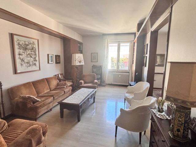 Appartamento in vendita a Milano, Sempione
