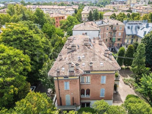 Appartamento in vendita a Modena, Viali
