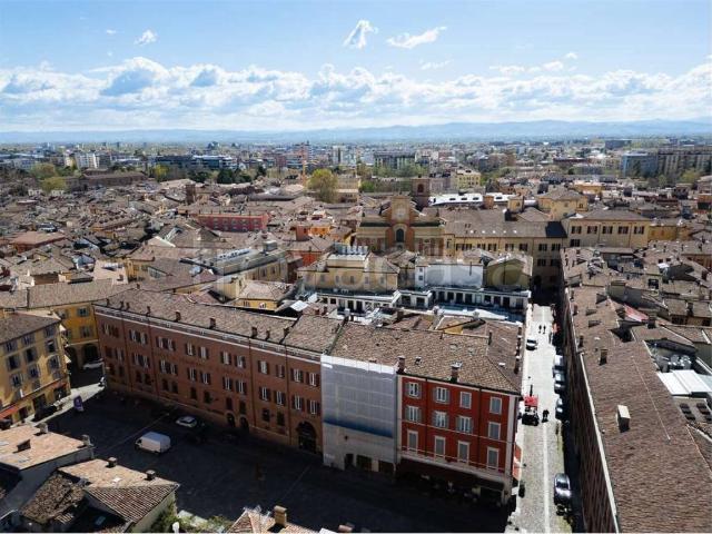 Appartamento in vendita a Modena, Centro Storico