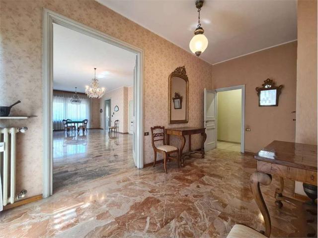Appartamento in vendita a Modena MO