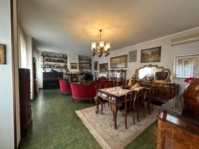 Appartamento in vendita a Modena MO