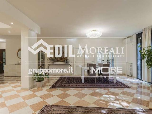 Appartamento in vendita a Modena MO