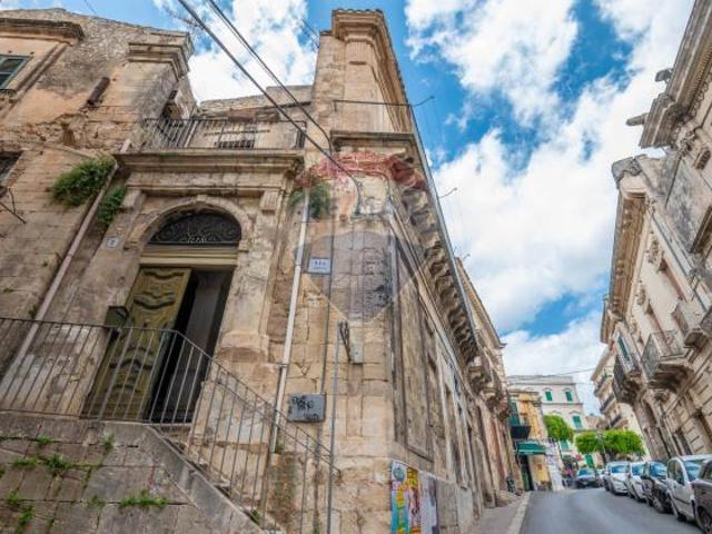 Appartamento in vendita a Modica, Modica Alta