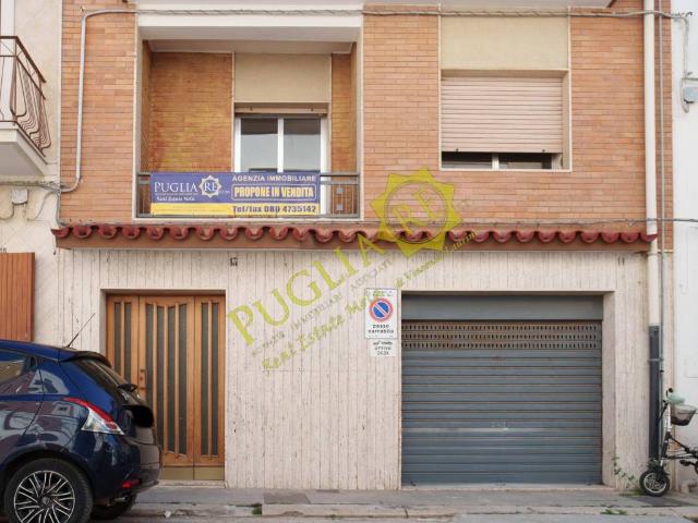 Appartamento in vendita a Mola di Bari BA