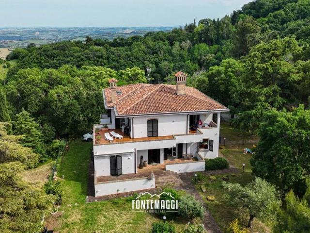 Appartamento in vendita a Mombaroccio