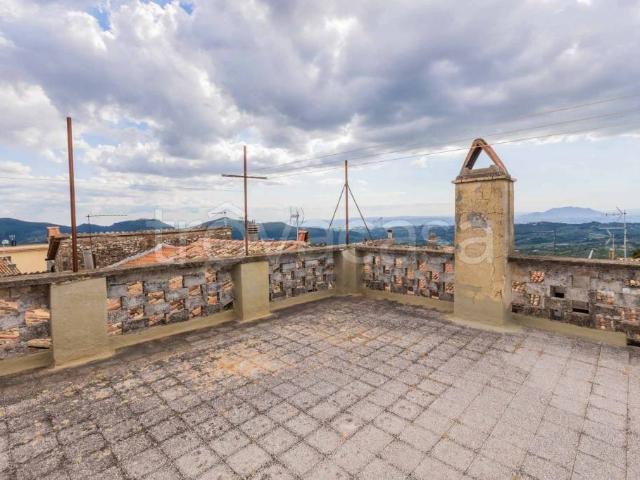 Appartamento in vendita a Mompeo via del Colle