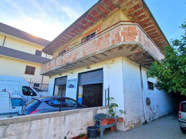 Appartamento in vendita a Mondragone CE