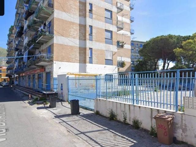 Appartamento in vendita a Mondragone CE