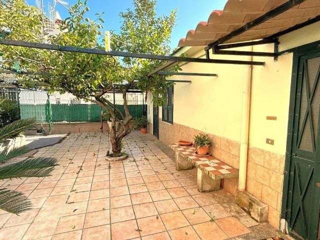 Appartamento in vendita a Mondragone CE