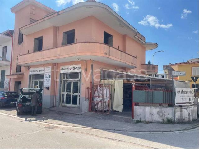 Appartamento in vendita a Mondragone via Benevento, 39