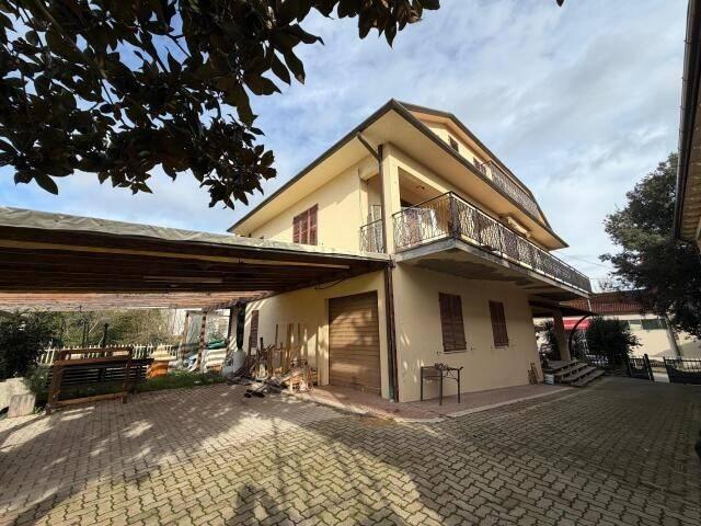 Villa in vendita a Monsano AN