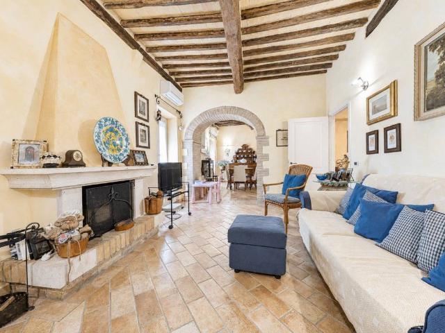 Appartamento in vendita a Montalcino SI