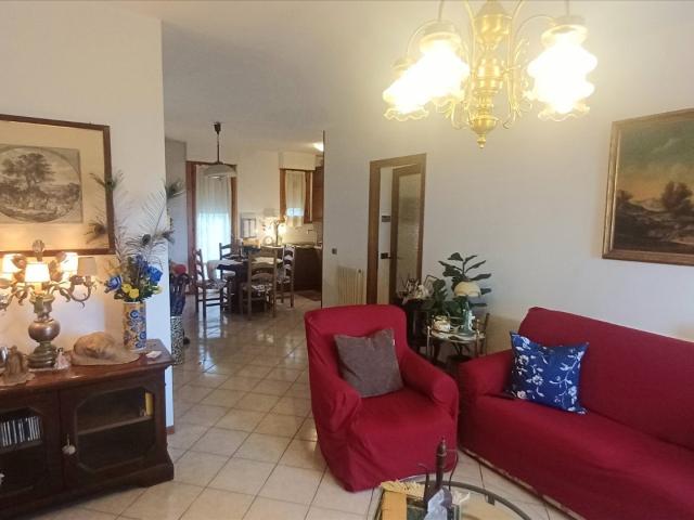 APPARTAMENTO in VENDITA a MONTALCINO Torrenieri di 5 vani