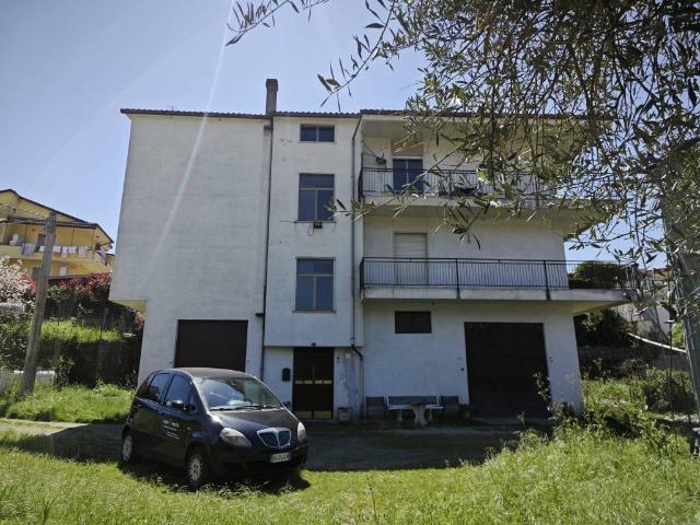 Appartamento in vendita a Montalto Uffugo CS