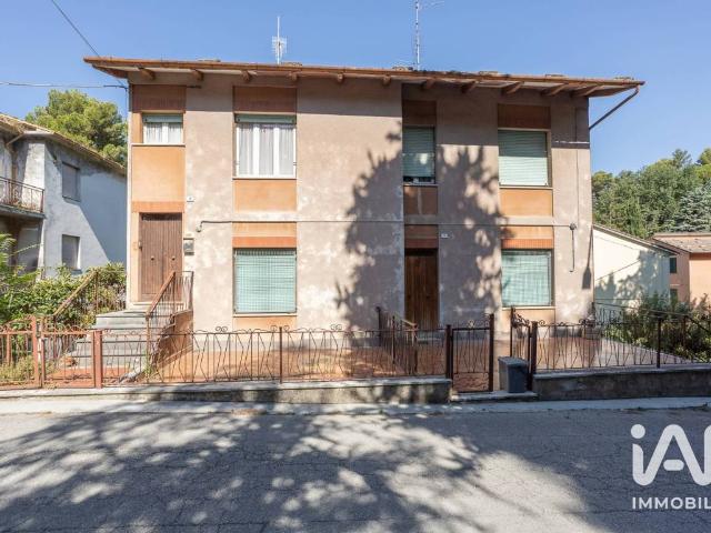 Appartamento in vendita a Montecarotto AN