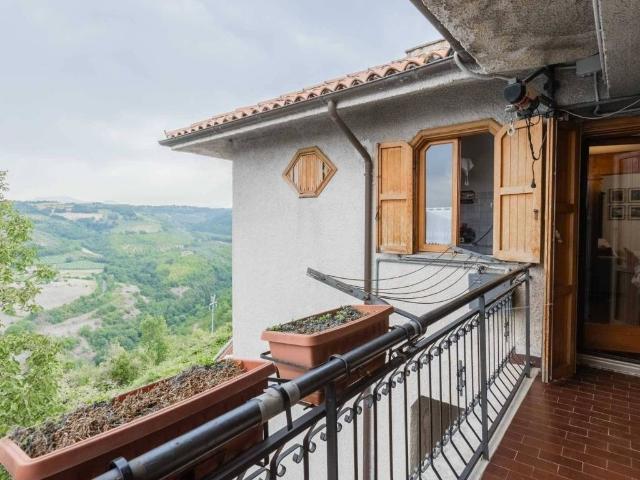 Appartamento in vendita a Monteleone Sabino RI