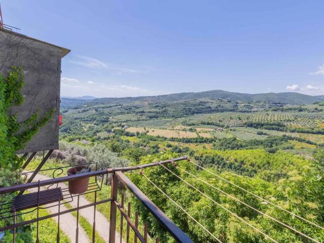 Appartamento in vendita a Monteleone Sabino RI
