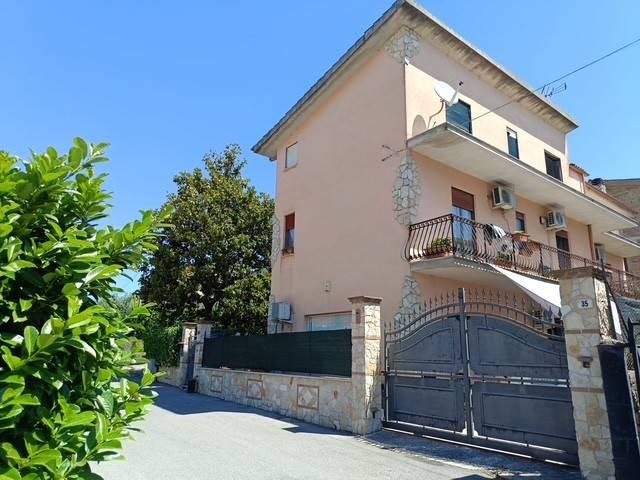 Appartamento in vendita a Montelibretti RM
