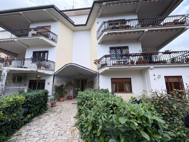 Appartamento in vendita a Monterotondo, Monterotondo Paese