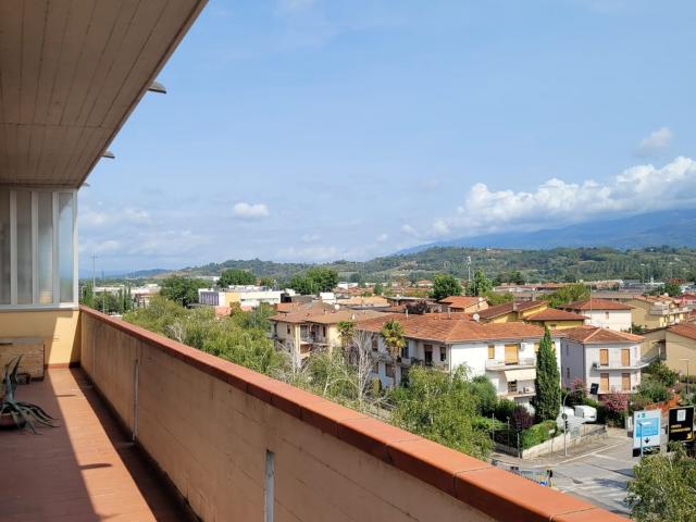 APPARTAMENTO in VENDITA a MONTEVARCHI GIGLIO di 5 vani