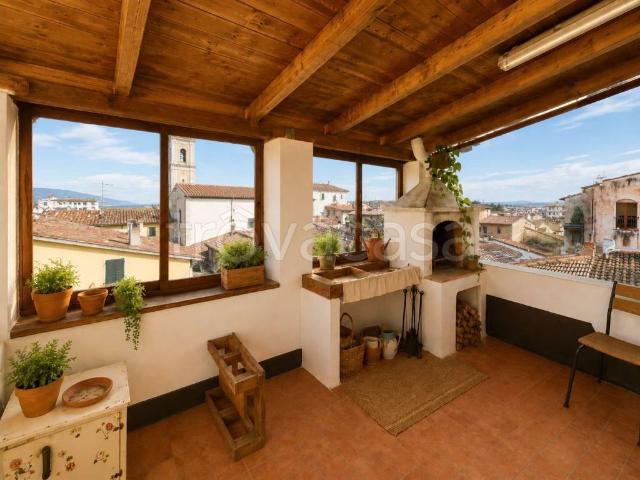 Appartamento in vendita a Montevarchi via Roma