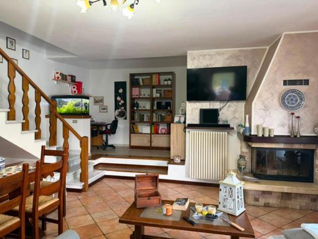 Appartamento in vendita a Monti Licciana Nardi 150 mq Rif: 1423926