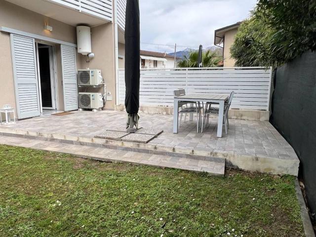 Appartamento in vendita a Montignoso