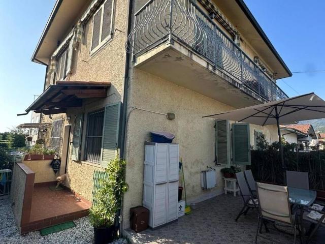 Appartamento in vendita a Montignoso MS