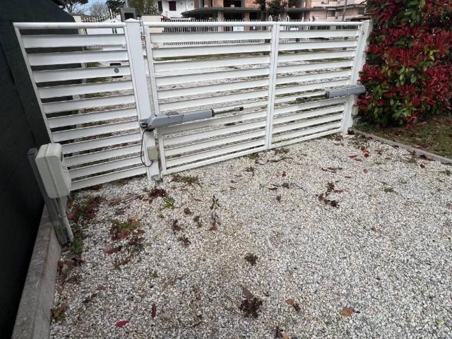 Appartamento in vendita a Montignoso MS