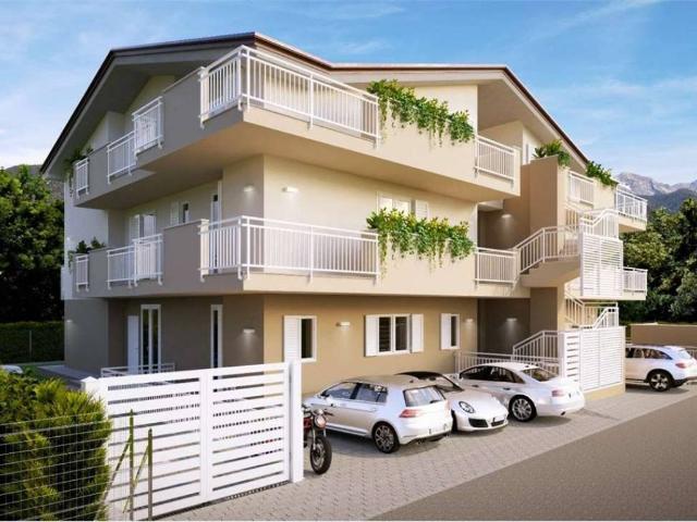 Appartamento in vendita a Montignoso MS